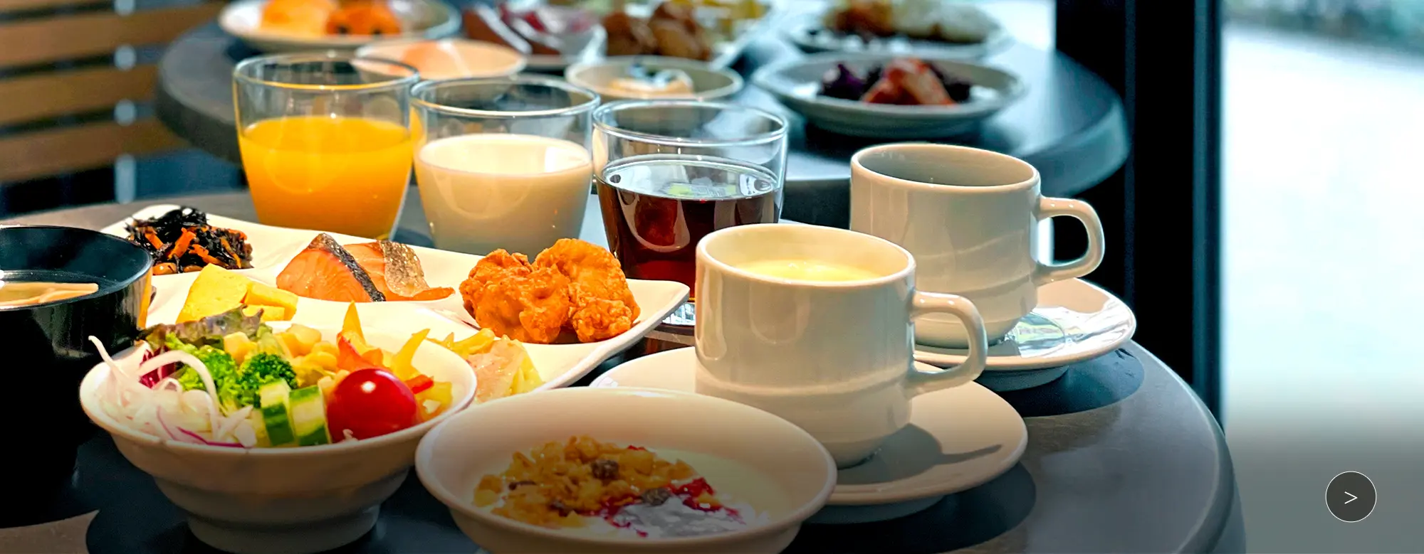 日式西式30种以上的自助早餐