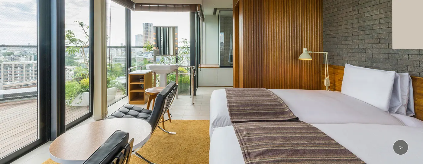 具备舒适和功能性的客房