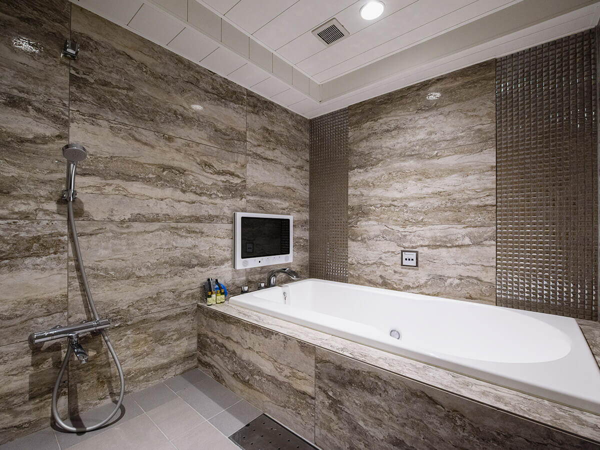 豪华双床（吸烟/非吸烟）/浴室