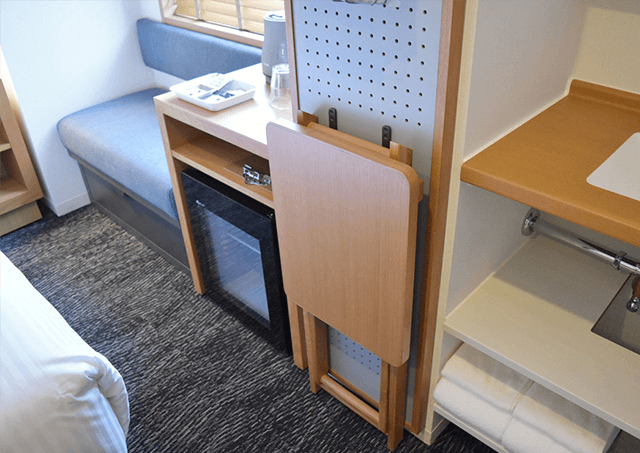 折りたためるミニテーブル